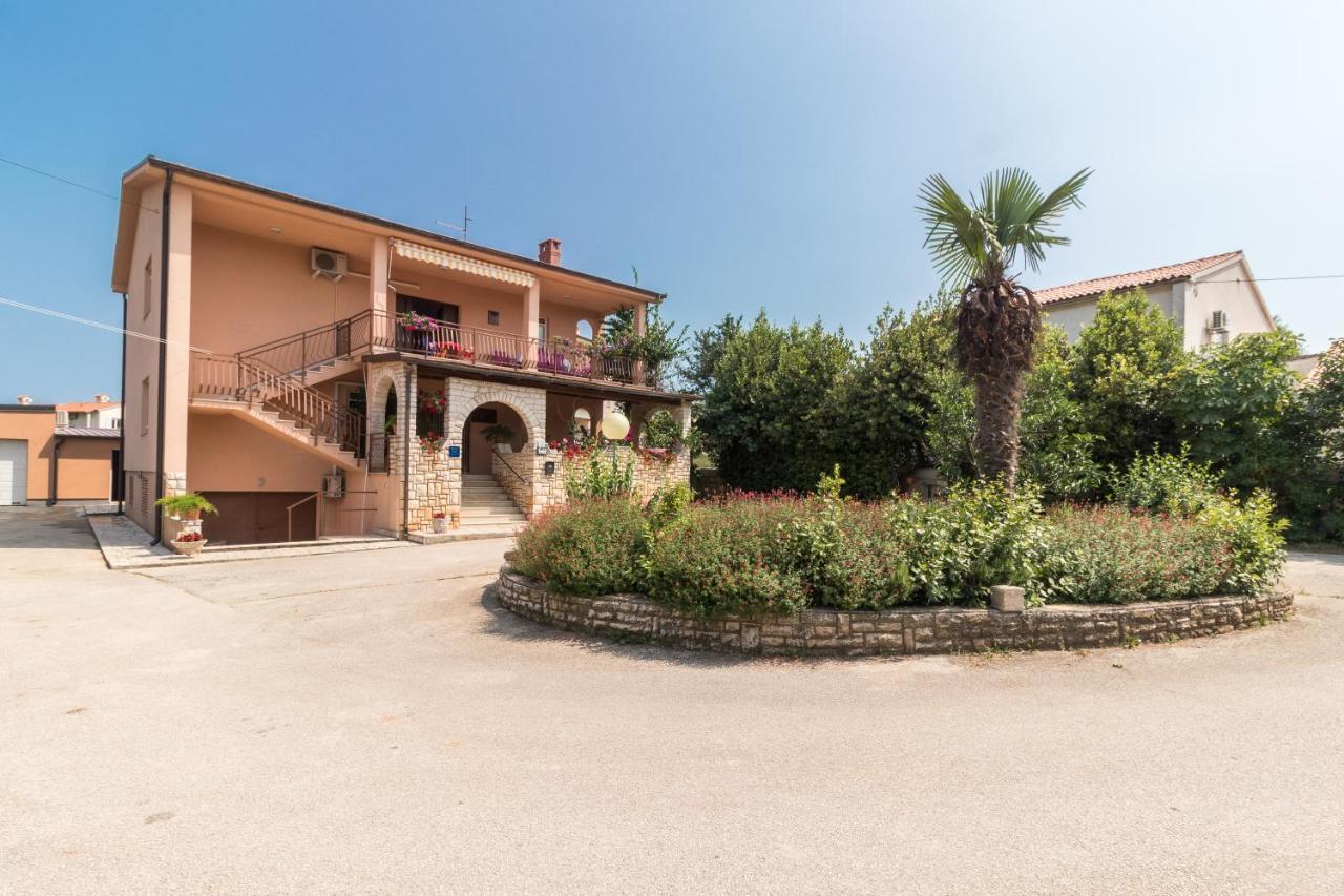 Apartments Ivica 1706 Ližnjan Zewnętrze zdjęcie
